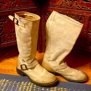 Melissa tall belted boots